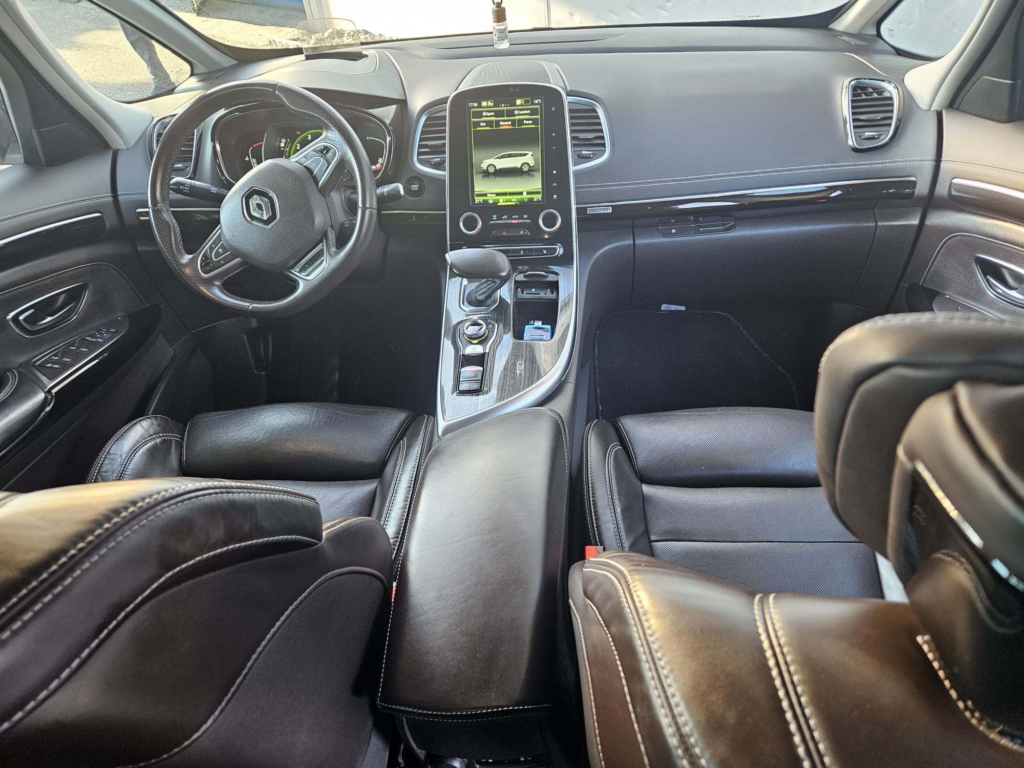 
								RENAULT Espace 1.6 TCe Initiale EDC 2016 full									