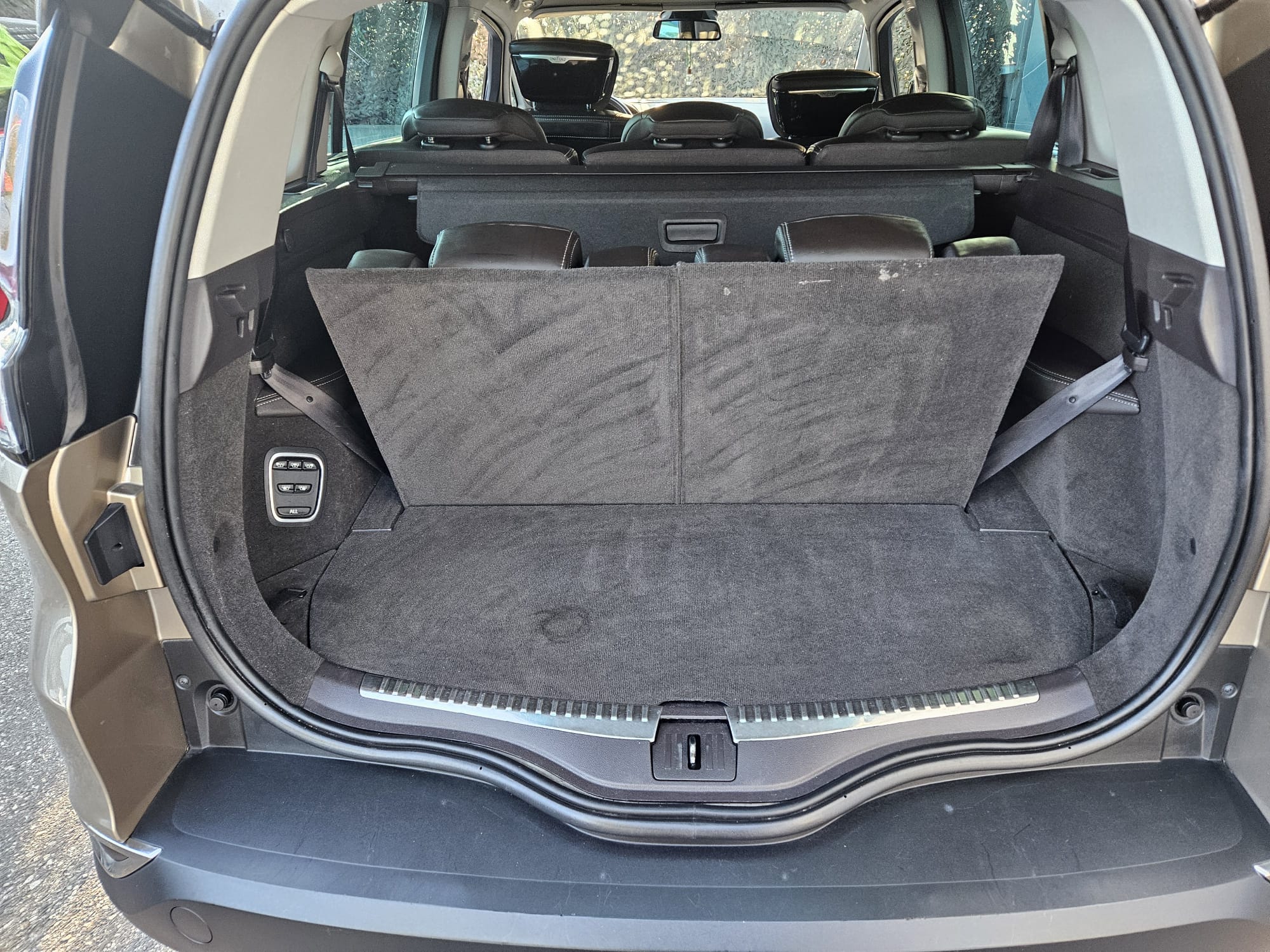 
								RENAULT Espace 1.6 TCe Initiale EDC 2016 full									